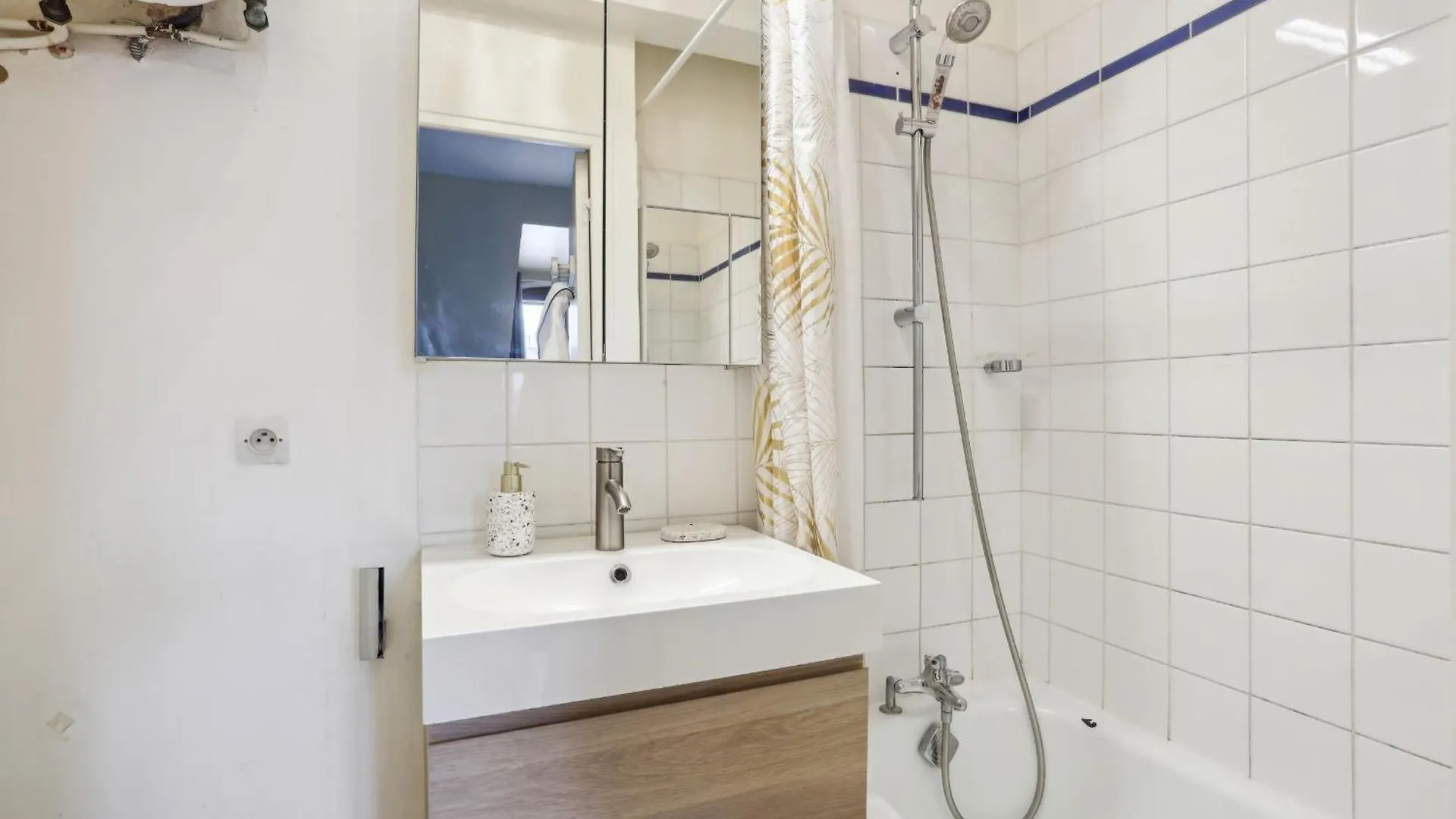 Apartment Bnbnova - Eiffel Tower & Faubourg - 1Br Paris