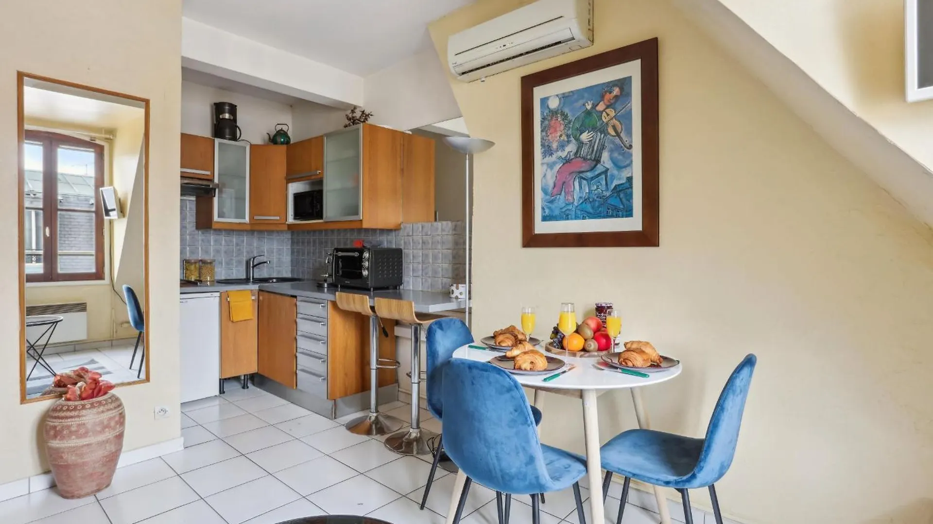 Bnbnova - Eiffel Tower & Faubourg - 1Br Paris Apartment