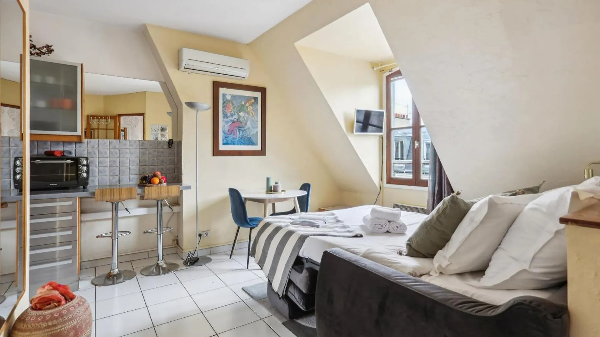 Apartment Bnbnova - Eiffel Tower & Faubourg - 1Br Paris France